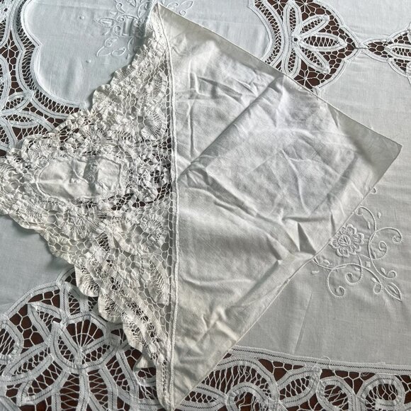 Vintage Crochet Tape Lace Dinner Napkin Table Topper Doily Basket Liner - Picture 4 of 12